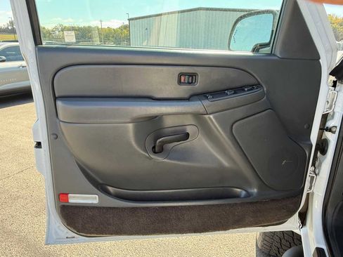 Used 2005 Chevrolet Silverado 1500 4x4 Regular Cab w/ Light Duty Power Package image 18