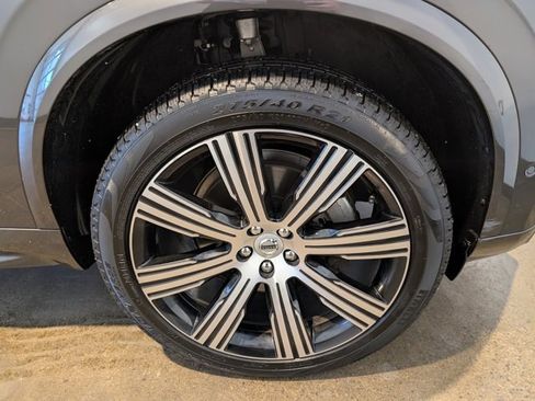 Used 2024 Volvo XC90 B6 Plus w/ Protection Package image 7
