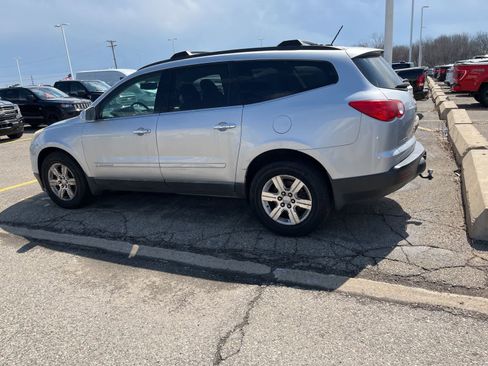 Used 2009 Chevrolet Traverse LT AWD/4WD image 7