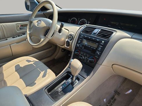 Used 2002 Toyota Avalon XL w/ Luxury Pkg FWD image 27