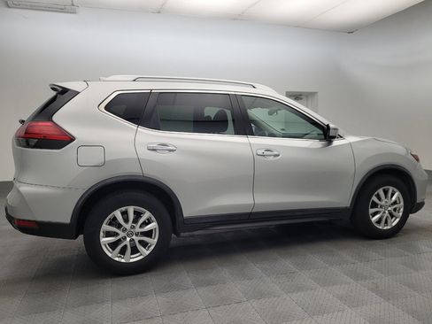 Used 2017 Nissan Rogue SV image 10