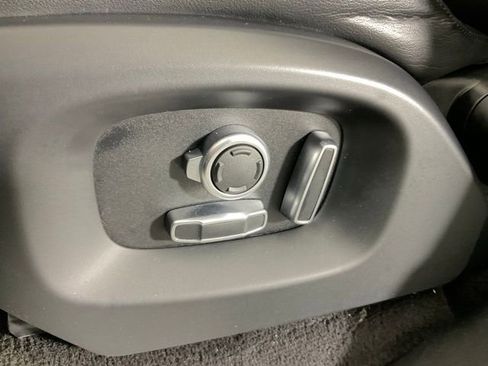 Used 2016 Land Rover Range Rover Sport SVR image 28