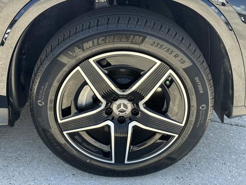 Used 2026 Mercedes-Benz GLC 300 image 4