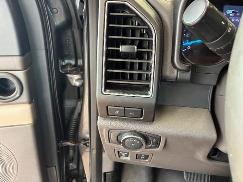 Used 2019 Ford Expedition Limited w/ Equipment Group 302A image 18