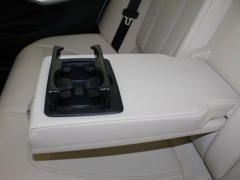 Used 2025 BMW 330i xDrive Sedan image 25