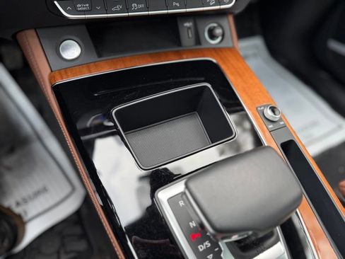 Used 2021 Audi Q5 e Premium Plus w/ Premium Plus Package image 14