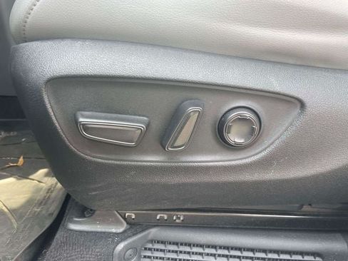 Used 2023 Toyota Sienna Limited AWD/4WD image 22