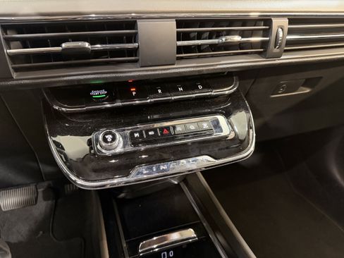 Used 2023 Lincoln Corsair FWD image 19