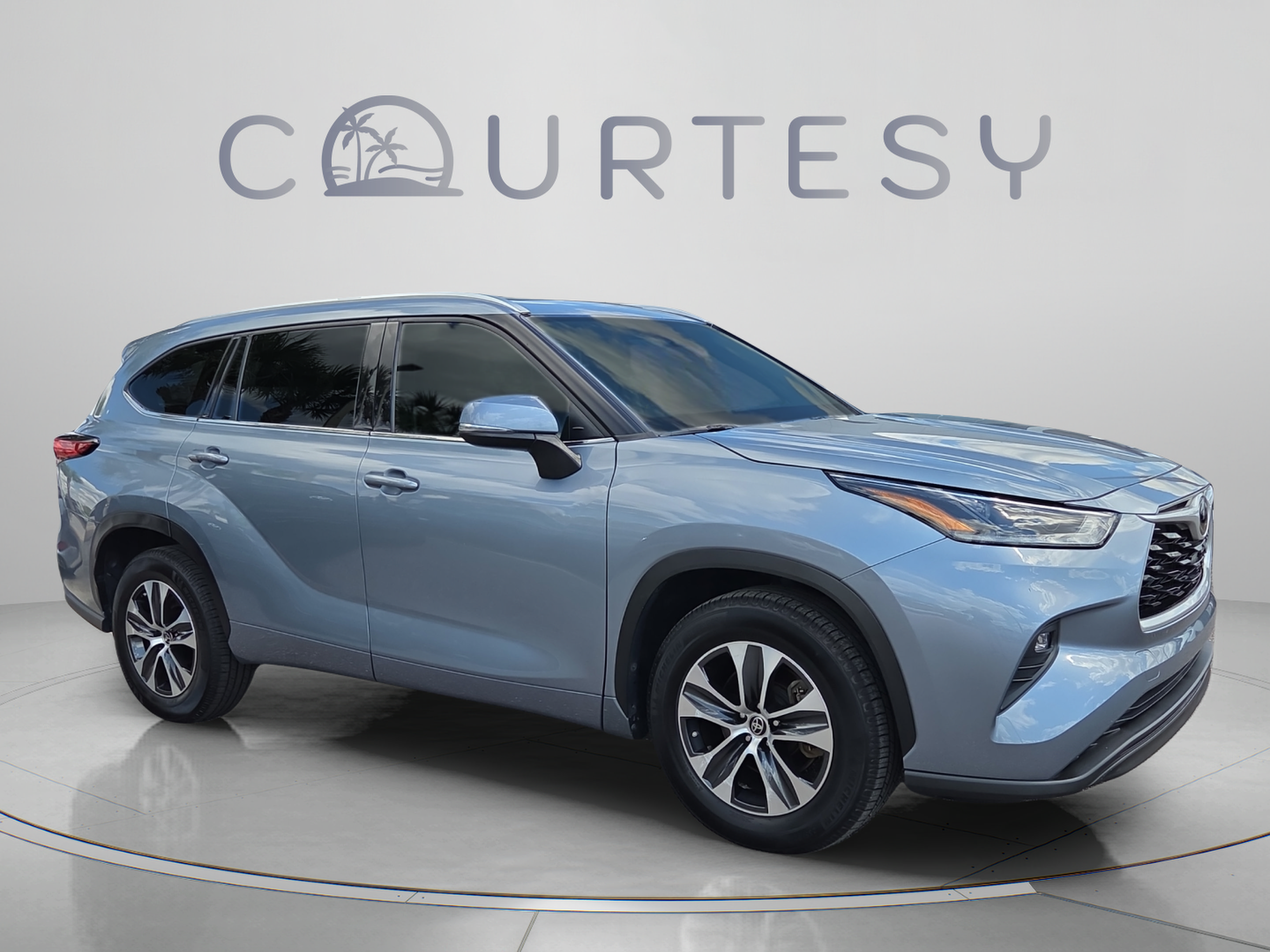 Certified 2021 Toyota Highlander XLE FWD image 7