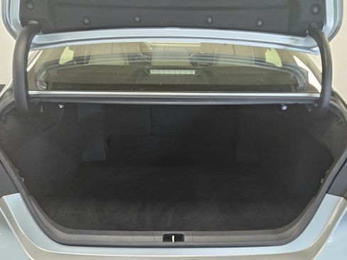 Used 2018 Toyota Camry SE image 17