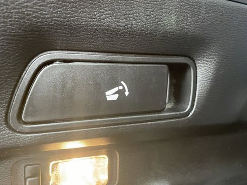 Used 2024 Mitsubishi Outlander SE image 18