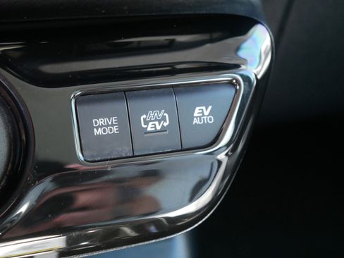 Used 2017 Toyota Prius Prime Advanced FWD image 31