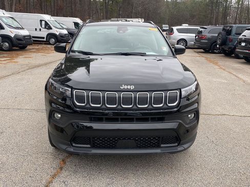 Used 2022 Jeep Compass Latitude image 3