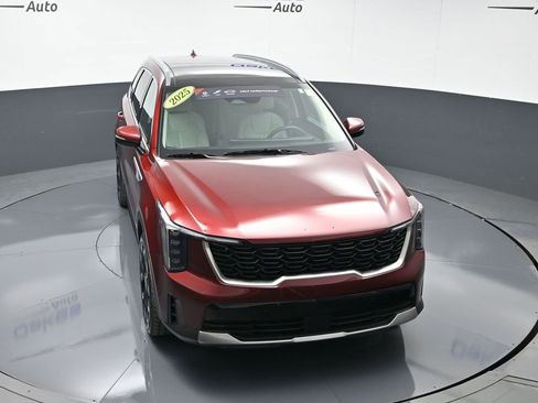 Certified 2025 Kia Sorento EX w/ Panoramic Sunroof Package image 51