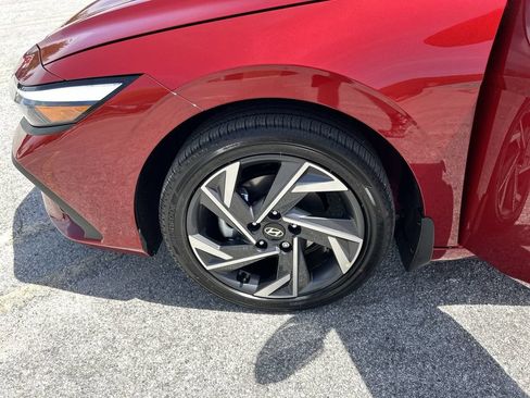 New 2025 Hyundai Elantra SEL FWD image 30