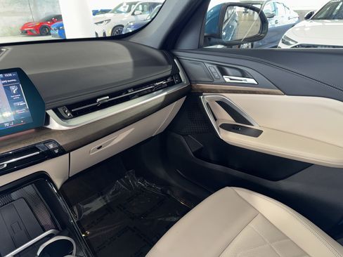 Used 2025 BMW X1 xDrive28i w/ Technology Package AWD/4WD image 33