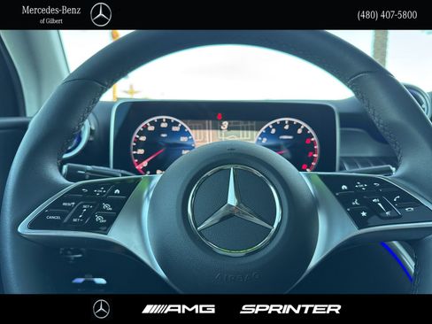 Certified 2025 Mercedes-Benz GLC 300 4MATIC image 25
