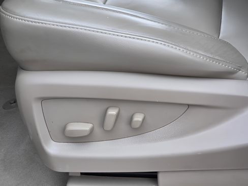 Used 2019 Chevrolet Suburban LT image 15