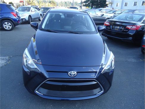 Used 2017 Toyota Yaris iA FWD image 2
