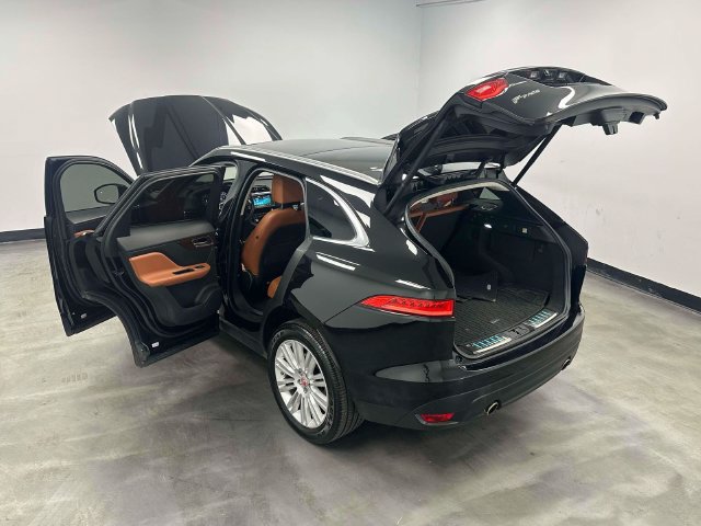 Used 2019 Jaguar F-PACE Portfolio AWD/4WD image 18