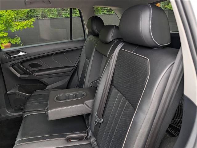 Used 2022 Volkswagen Tiguan SE AWD/4WD image 24