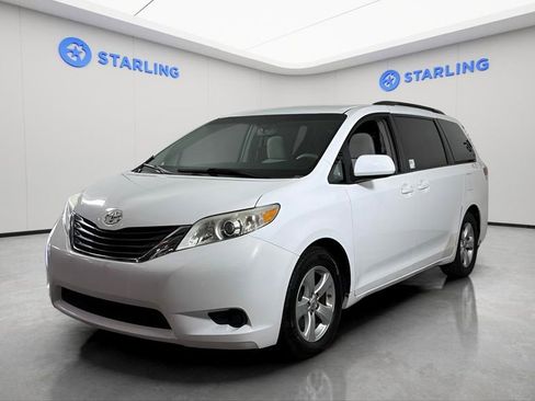Used 2013 Toyota Sienna LE FWD image 16