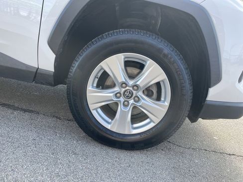 Used 2021 Toyota RAV4 LE image 11