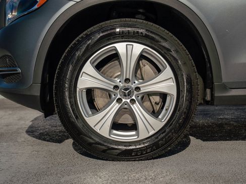 Used 2017 Mercedes-Benz GLC 300 4MATIC image 12