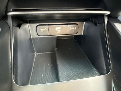 Used 2023 Kia Sorento LX image 25