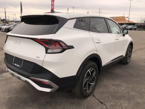 Used 2023 Kia Sportage LX image 5