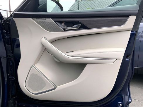 Used 2022 Jaguar F-PACE S image 21