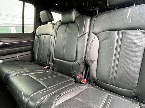 Used 2023 Jeep Wagoneer L Series III w/ Preferred Equipment Group image 28