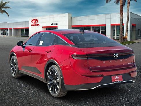 New 2026 Toyota Crown Platinum image 4