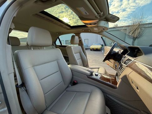 Used 2011 Mercedes-Benz E 350 E 350 4MATIC Sedan 4D image 7