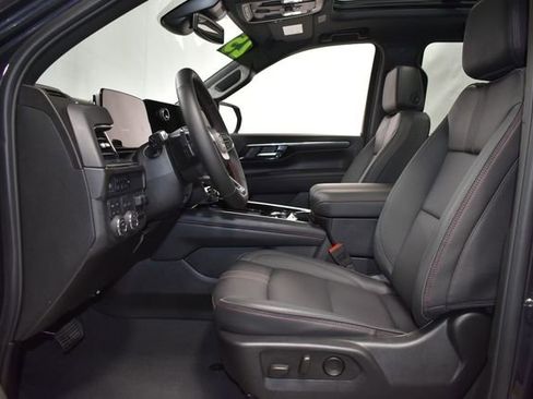 Certified 2025 Chevrolet Suburban RST w/ RST Capability Package AWD/4WD image 15