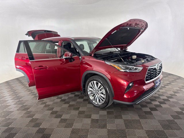 Used 2024 Toyota Highlander Platinum AWD/4WD image 13