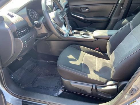 Used 2022 Nissan Sentra SR w/ Electronics Package FWD image 11