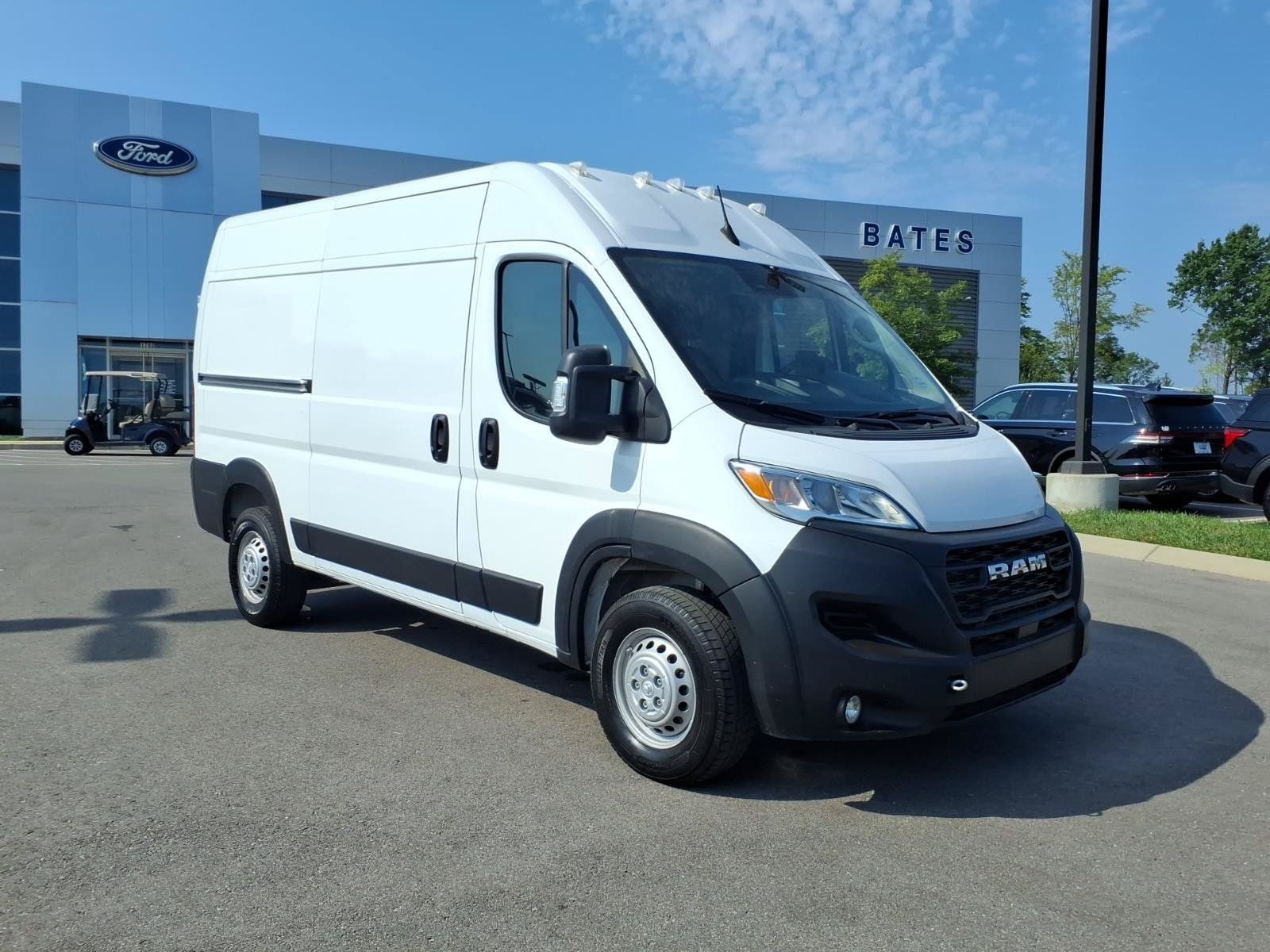 Used 2024 RAM ProMaster 2500 w/ Convenience Group FWD image 1