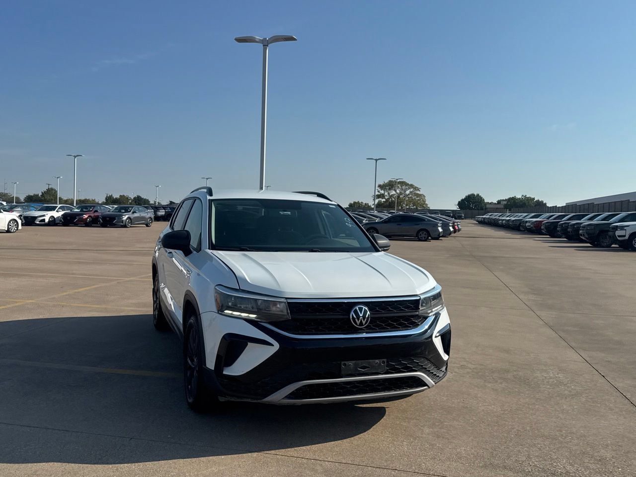 Used 2022 Volkswagen Taos S FWD image 3