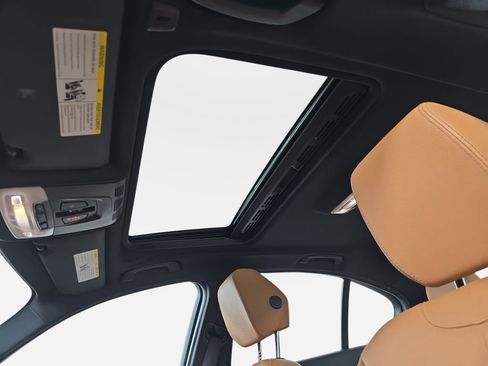 Used 2018 BMW 330i xDrive Sedan w/ M Sport Package image 32