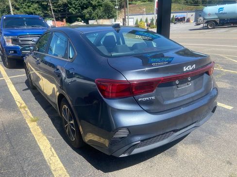 Used 2022 Kia Forte LXS FWD image 2