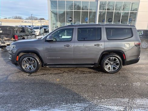 Used 2022 Jeep Wagoneer Series III w/ Flexible Seating Group image 15