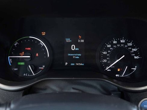 Used 2022 Toyota Sienna XLE FWD image 25