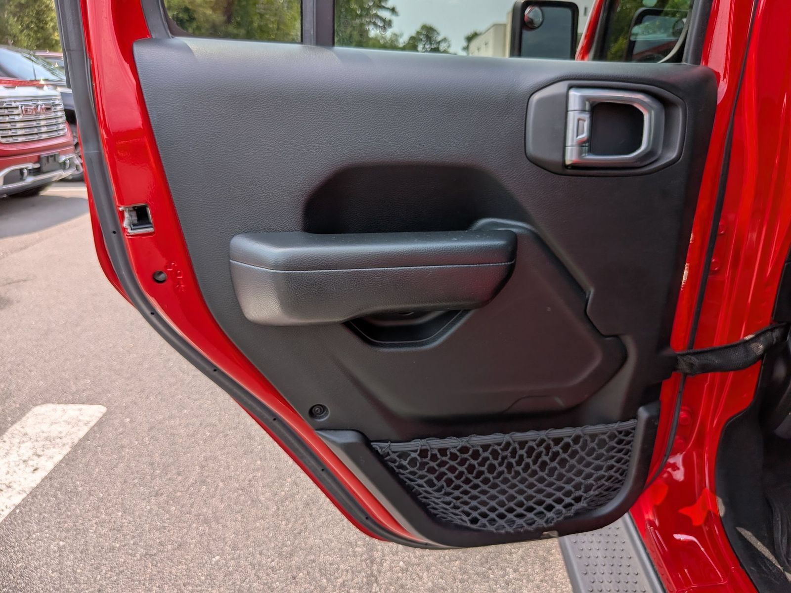 Used 2018 Jeep Wrangler Unlimited Sport S AWD/4WD image 25