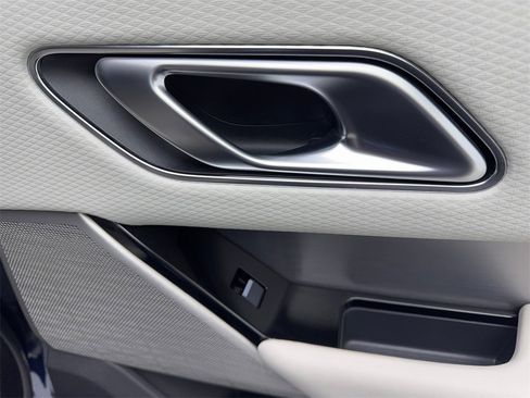 Used 2021 Land Rover Range Rover Velar R-Dynamic S image 43