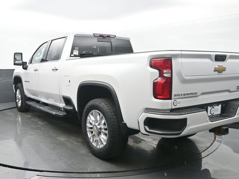 Used 2022 Chevrolet Silverado 2500 High Country image 4