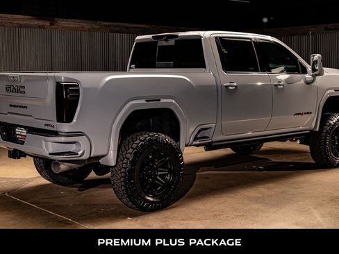 Used 2025 GMC Sierra 2500 AT4 w/ AT4 Premium Plus Package image 10