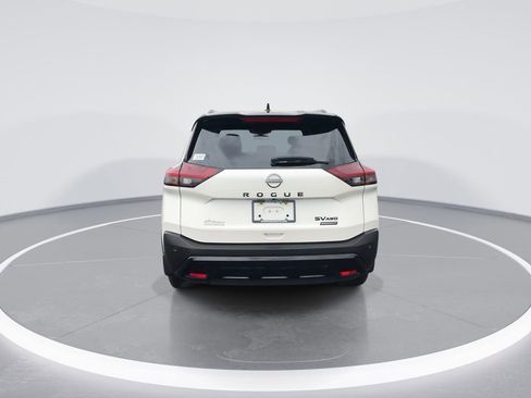 Used 2023 Nissan Rogue SV w/ SV Premium Package image 7
