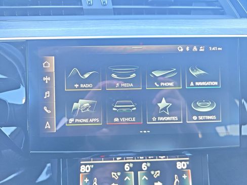 Used 2022 Audi e-tron Premium w/ Convenience Plus Package image 20