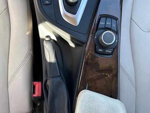Used 2015 BMW 320i Sedan image 25